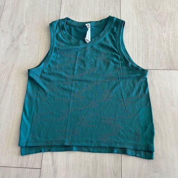Lululemon women’s top size 2 - Picture 1 of 6